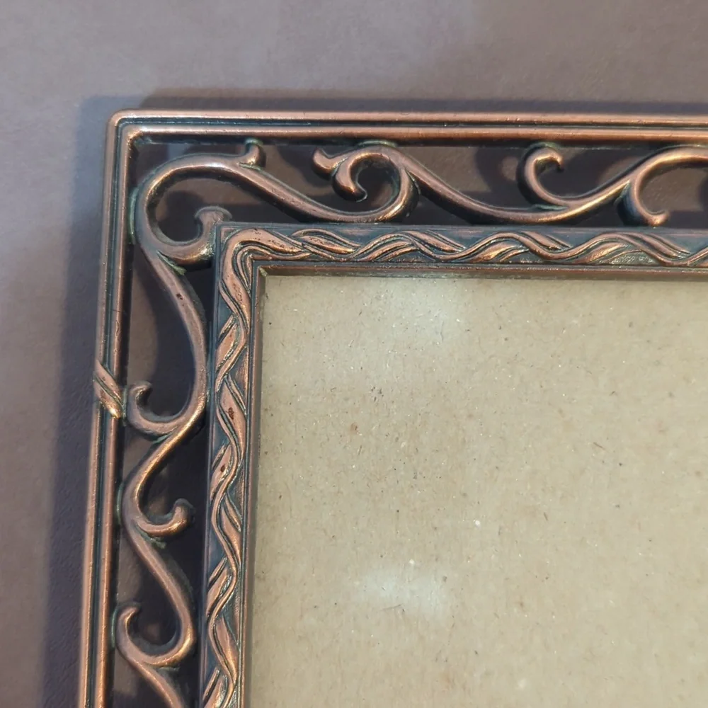 Connoisseur Picture Frame 8” x 10”  #L5CIW4 #1812L5